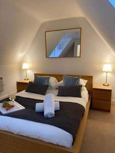 Sapphire - 3 Bedroom House Sleeps 7 with Parking. gîte à louer Ipswich