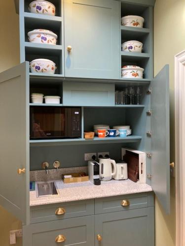 West Beach House -Sea Views in โคฟ