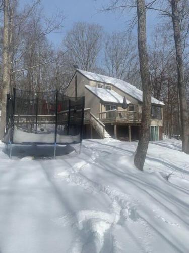 Serenity On Saunders Drive Amazing View in Sandyville, USA