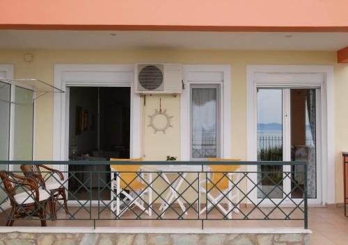 Balcony/terrace, Sunset Menidi Apartment in Menidion