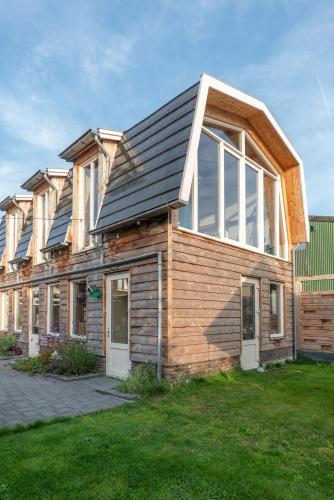  klein polderhuis - bollenschuur, Pension in Roelofarendsveen bei Alphen aan den Rijn