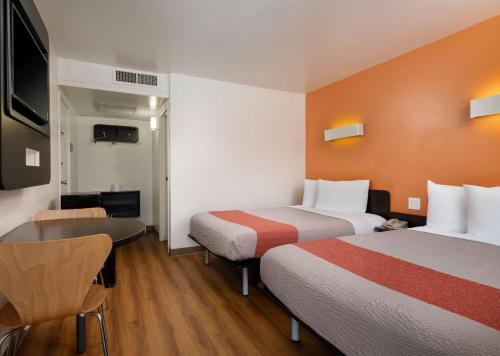 Motel 6-Pismo Beach CA - main image