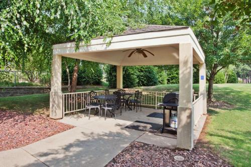 Sonesta Simply Suites Atlanta Gwinnett Place - image 9