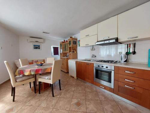 One-Bedroom Apartment image 10