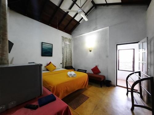 Standard Double Room with Fan image 3