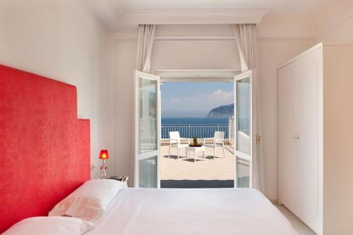 Deluxe Double or Twin Room with Sea View