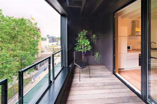 Terraza/balcón, The Industrial Apartments in Antwerp