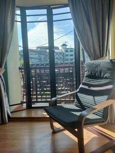 Hong Kong Hotel near Highlands Steamboat Restaurant