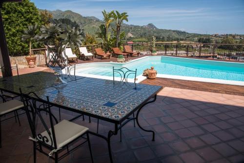 Villa Carly Taormina apartment with private pool - image 3