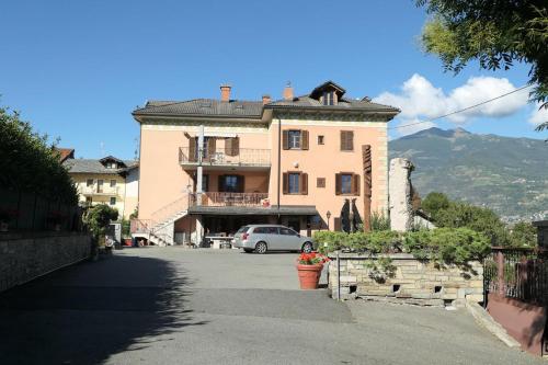 Casa vacanze Valle d'Aosta - Maison Lugon - Apartment - Aosta