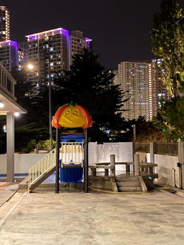 55PAX 9BR Villa with Kids swimming Pool, KTV, BBQ n Pool Tables near SPICE Arena Penang 9800 SQFT