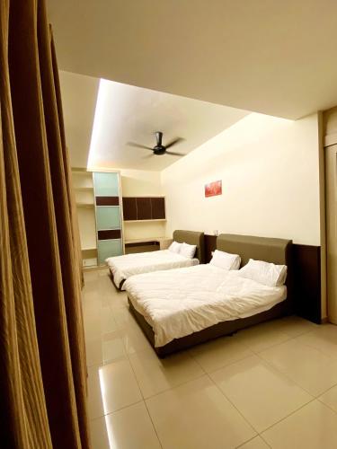 40 PAX 9BR Villa with Kids swimming Pool, TV, BBQ n Pool Tables near SPICE Arena Penang 9800 SQFT, Penang
