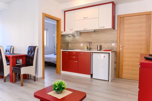One-Bedroom Apartment image 10