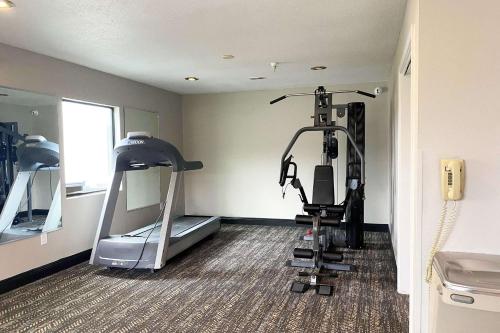 Quality Inn Biloxi - Ocean Springs - image 2