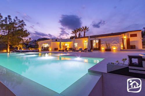 Abahana Villas Casa 2 gîte à louer Serrallonga