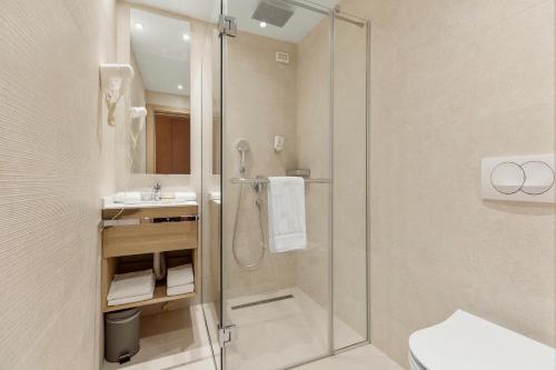 room detail thumbnail 2