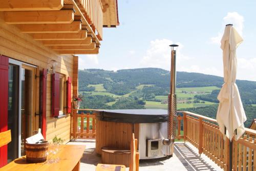 Bergchalet am Waldrand - Pool, Sauna & Kamin