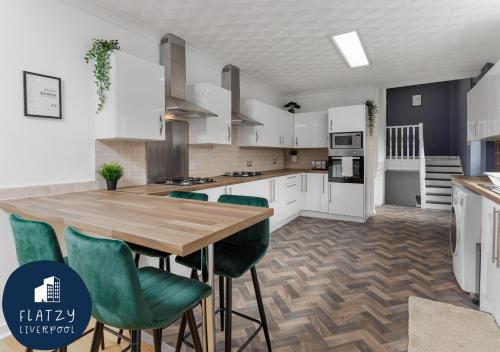 Kitchen, FLATZY - 6 bed Oasis Close to Football Stadiums near Defne turkish restaurant