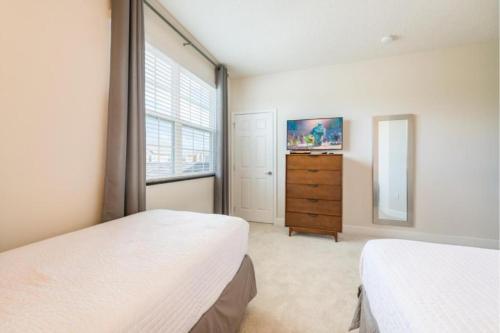 New 3 bedroom suites 20 min from Disney - image 11