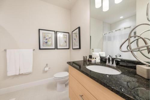 New 3 bedroom suites 20 min from Disney - image 12