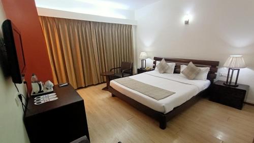 Deluxe Double or Twin Room image 4