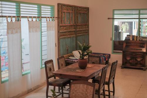 Abrakadabra 747 near Alun Alun Selatan