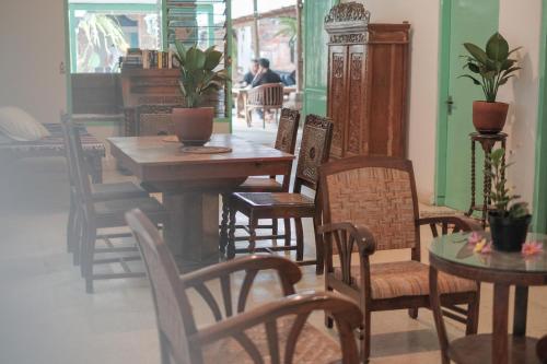 Abrakadabra 747 near Alun Alun Selatan