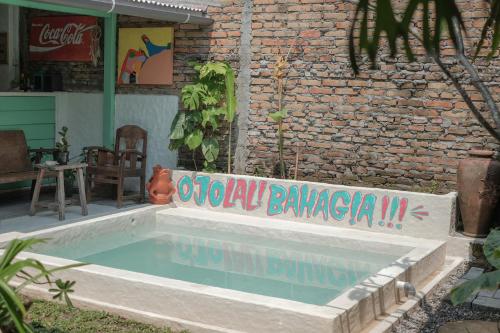 Abrakadabra 747 near Alun Alun Selatan