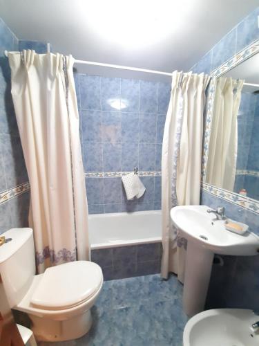  Bajo en playa grande de Miño in Miño