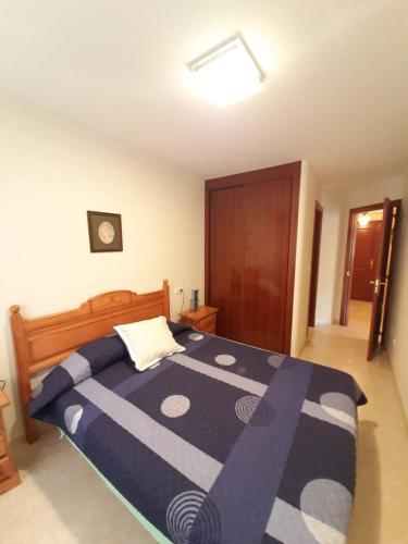  Bajo en playa grande de Miño in Miño