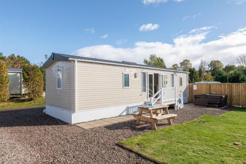 Two Bedroom Caravan with Hot Tub