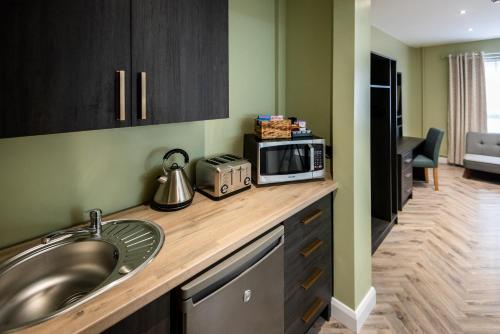 บริการและสิ่งอำนวยความสะดวก, โรงแรมดา วินชี (Da Vinci's Hotel) in เดอร์รี ลอนดอนเดอร์รี่