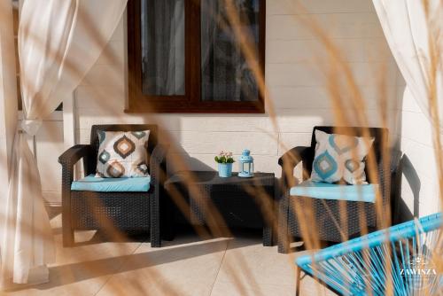 2 bedrooms, 7 beds