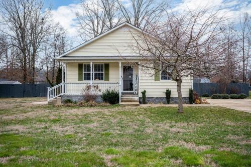 Single-Story Manchester Home Close to Parks! in Manchester, USA
