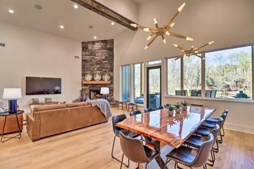 . Boat Dock & Slip: Riverfront Home in Heber Springs