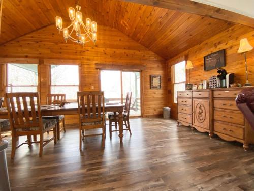Oprema, Bella Vita - Pet Friendly Cabin in Jonathan Creek