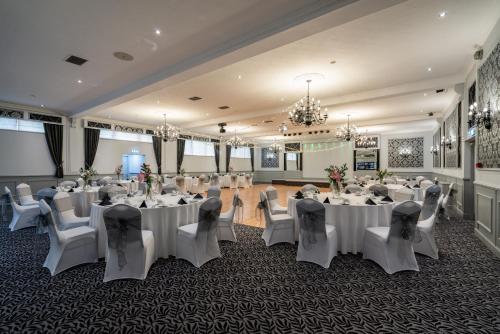 New Inn Hotel in Eллон