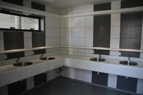 Salle de bain, Tiny rooms @ camping val d'Or in Enscherange