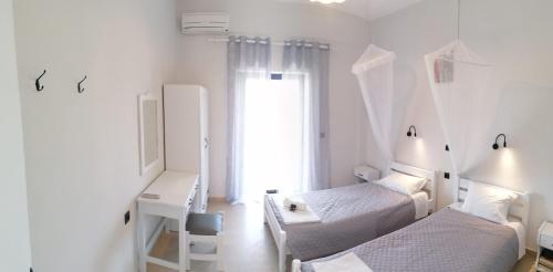 2 bedrooms, 6 beds