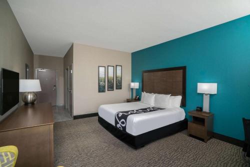 La Quinta Inn & Suites by Wyndham West Memphis