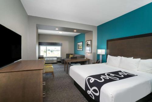 La Quinta Inn & Suites by Wyndham West Memphis