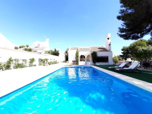  Villa Alba, Ferienwohnung in San Miguel de Salinas