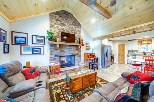 Deer Friends Cabin in Ellijay, USA