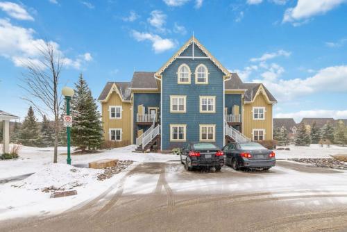 Blue Mtn Getaway in Historic Snowbridge Chalet