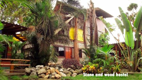 Exterior view, Hostal Oloncito in Olon