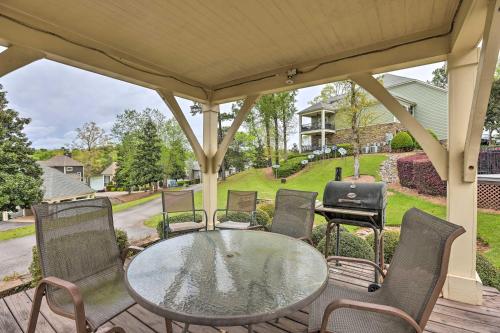 Lakefront Dadeville Condo with Community Boat Dock!