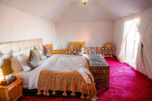 Desert Luxury Camp in Takojt