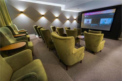 Stylish brand new 3 bedroom apartment in Shoreditch - image 12