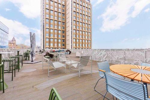 Hill House Eson2 Properties