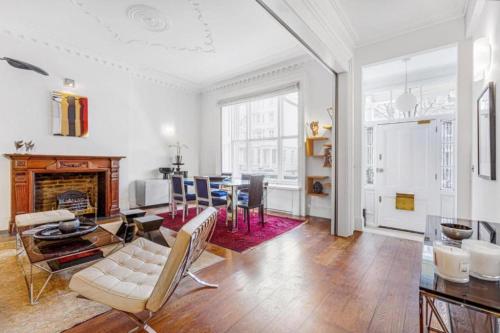 Queen's Gate Townhouse - 2 bedroom - main image